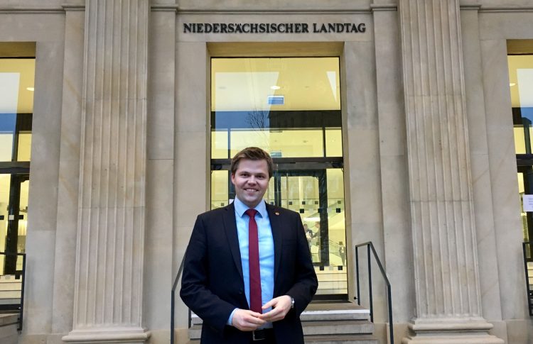 Schulterschluss bei Schulsanierungen – Lingen (Ems), Emsbüren, Freren und Schüttorf erhalten fast 1 Mio. Fördermittel zusätzlich